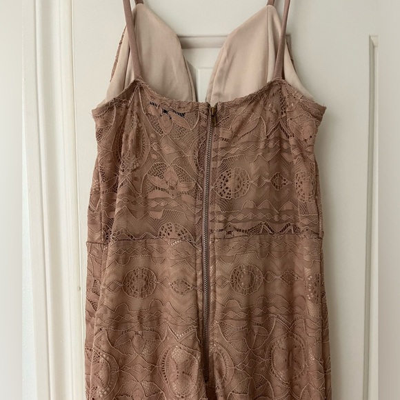 Privy Lace Mermaid Tan Colored Dress size medium - Picture 4 of 6